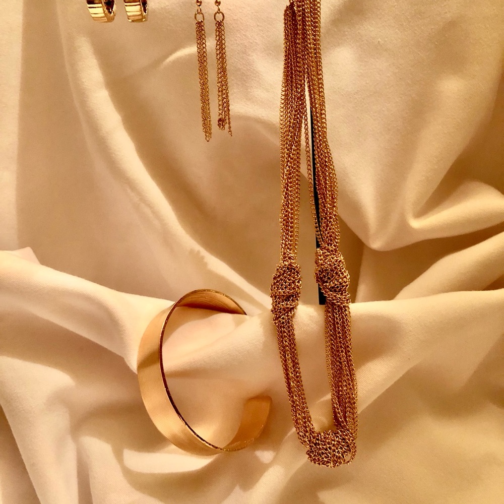 Gold Elegant Jewelry Set